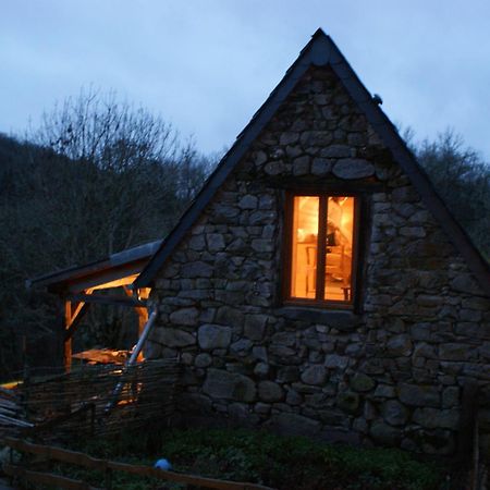 Le P'Tit Gite De Chomet La Tour-d'Auvergne Exterior photo